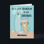 Ålder 6 Grandson Birthday Beach Funny Coola Raccoo Kort<br><div class="desc">Detta kort för inte bara roligt och humor utan även en personlig hälsning till en barnson till er som snart kommer att fira en 6e-födelsedag. Börja anpassa detta med namn innan du beställer. Gör det nu!</div>
