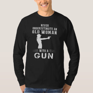Åldersutlösare-Lycklig: Gamla Mans Gun Skills Slå T Shirt