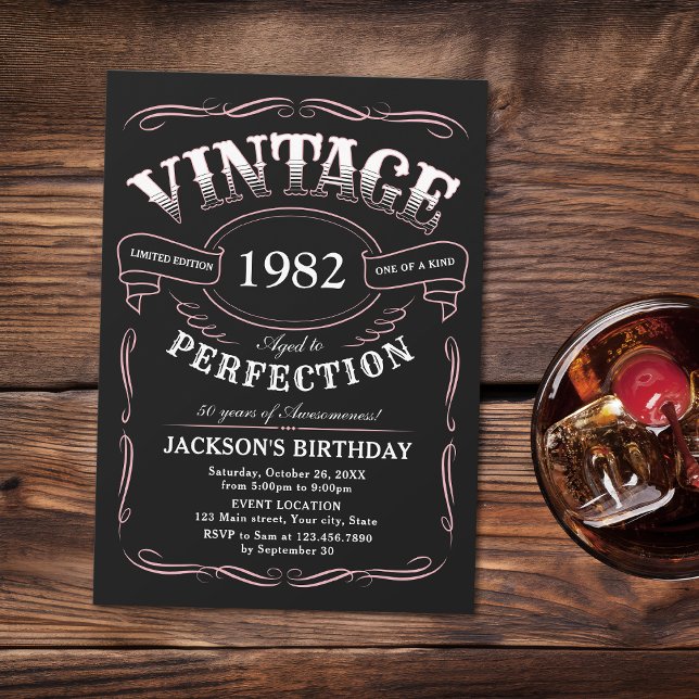 Ålderswhisky som Vintagen bjudits in till Inbjudningar (Pink Any Age Whiskey themed surprise 50th birthday Invitation)