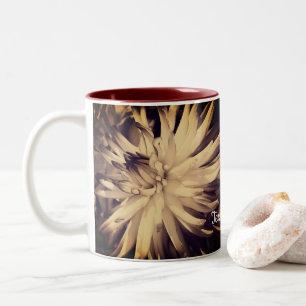 Åldras Sepia Dahlia Flower Personlig Två-Tonad Mugg