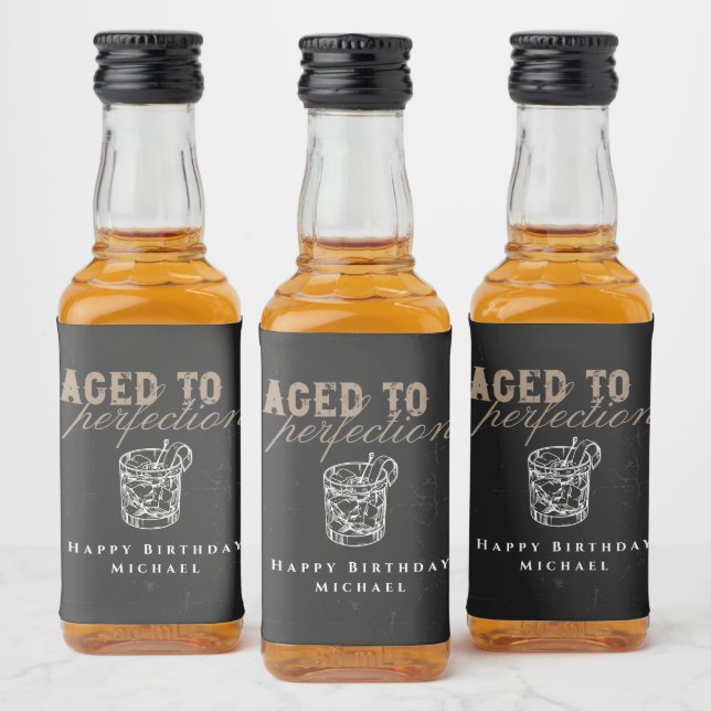 Åldras till Perfection Black Whiskey-Födelsedagsfe Spritflaskor Etikett (Flaskor)