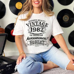 Åldras till Perfektion Personlig Vintage födelseda T Shirt<br><div class="desc">Fira milstolpe-födelsedagar med stil och humor i vår Åldras till Perfection Personlig Vintage Birthday T-Shirt. Designad för whiskytemedda födelsedagsfester har den här skjortan ett klassiskt vintage som resonerar med tidlös charm. Vare sig du markerar en 30:e, 40:e, 50:e eller något speciellt år fångar "Åldras till Perfection"-motivet det centrala i att...</div>