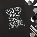 Åldras till Perfektion Personlig Vintage födelseda Underlägg Papper Kvadrat<br><div class="desc">Lägg till en liten vintage till firande med vår Åldras till Perfektion Personlig Vintage Birthday Square Papper Underlägg. Perfekt för sten n roll- och klassiska nostalgitematerade födelsedagsfester, dessa underlägg har en återdesign som framkallar elegansen hos klassiska whiskyetiketter. Oavsett om du firar en 21:a, 30:e, 40:e, 50:e, 60:e, 70:e, 80:e eller...</div>