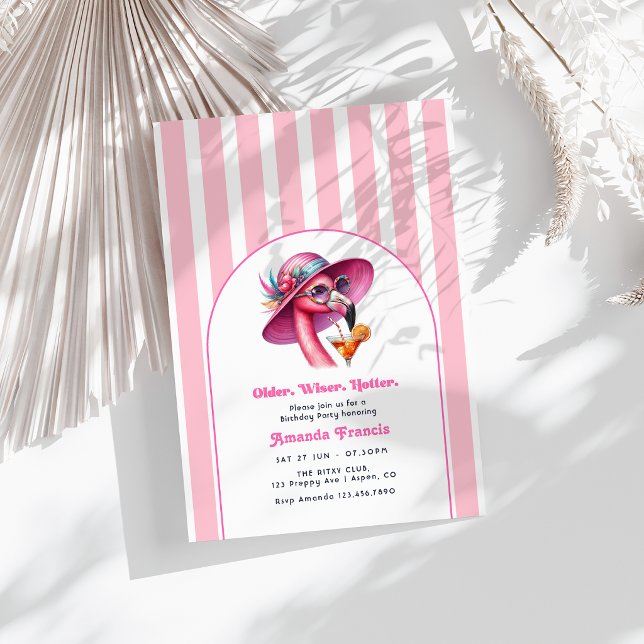 Äldre Visare Hetare Hetrosa Födelsedagsdrink Inbjudningar (Older Wiser Hotter Hot Pink Birthday Cocktail Invitation)