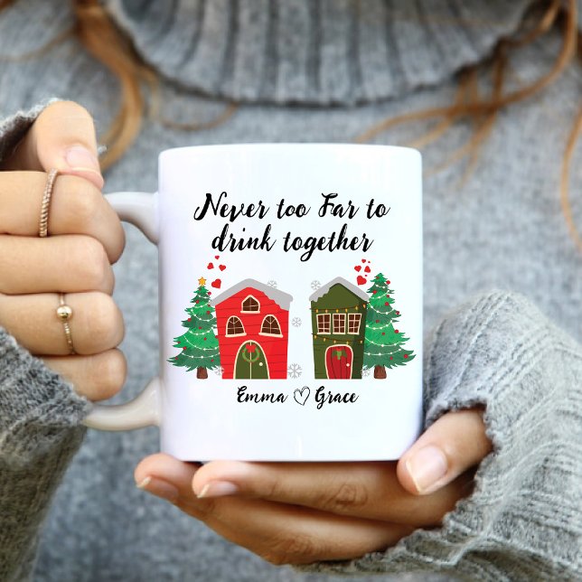 Aldrig för långt för att dricka tillsammans | Julv Mugg (Never Too Far To Drink Together | Christmas friend Mug)