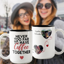 Aldrig för långt för att ha kaffe tillsammans med  Två-Tonad mugg