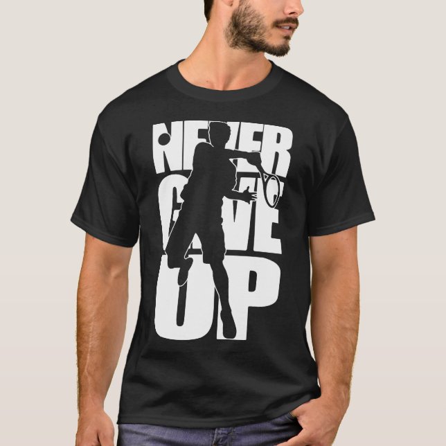 Aldrig Ge Up Tennis T Shirt (Framsida)