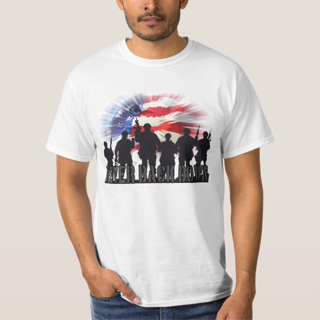 Aldrig Ge Upp För Amerikansk FLagg Patriotisk Tröja (Framsida)