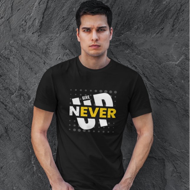ALDRIG GE UPP, Vit- OCH Gult-TYP T-SHIRT (Skapare uppladdad)