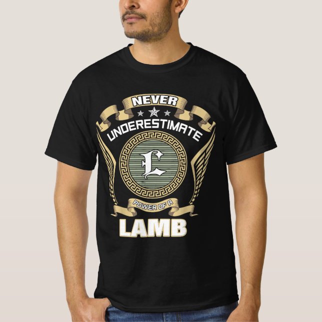 ALDRIG_UNDERESTIMATE_POWER_OF_A_LAMB T SHIRT (Framsida)