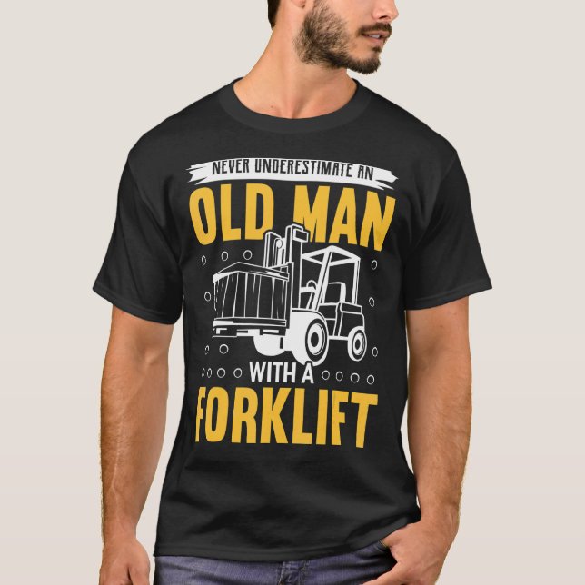 Aldrig underskatta eller gammal man med gaffelftte t shirt (Framsida)