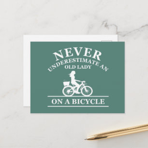 Aldrig underskatta en gammal dam på en cykel helg vykort