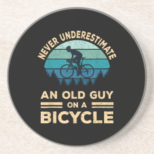 Aldrig underskatta en gammal kille på en cykel? underlägg