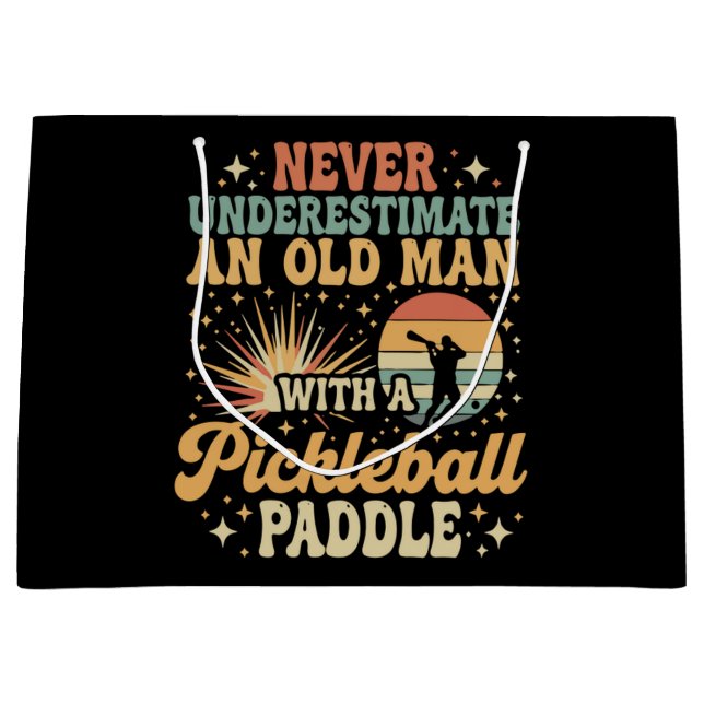 Aldrig underskatta en gammal man med Pickleball (Framsidan)