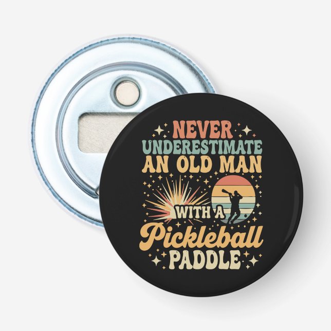 Aldrig-underskatta en gammal man med Pickleball  Flasköppnare (Framsidan)