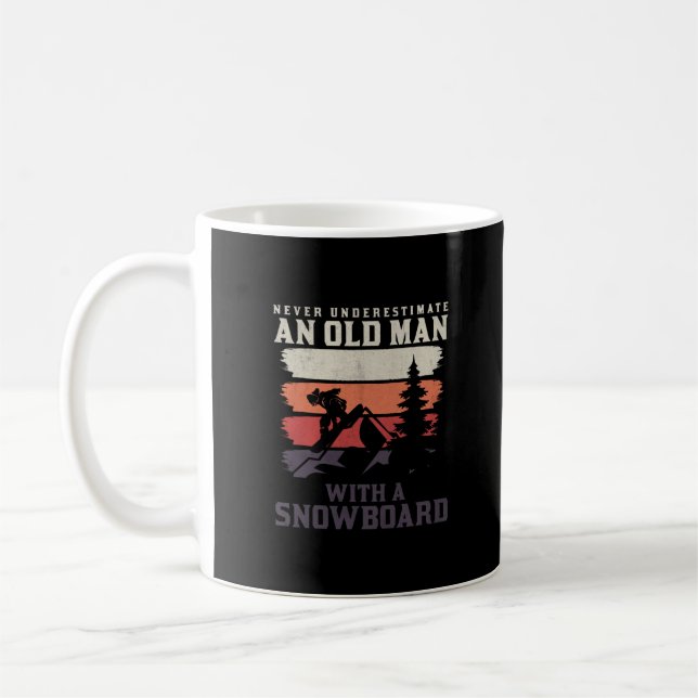 aldrig underskatta en gammal man med snowboard kaffemugg (Vänster)