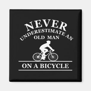 aldrig underskatta en gammal man på en cykel magnet