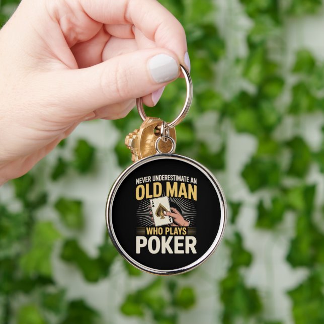 Aldrig underskatta gammal mans poker kort rund silverfärgad nyckelring (Hand)
