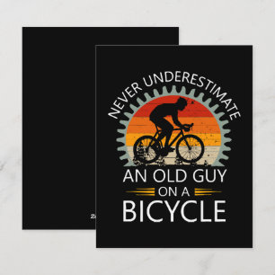Aldrig Undervärdera En Gammal Kille På En Cykel Julkort