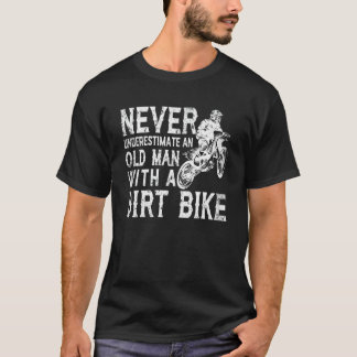 Aldrig Undervärdera En Gammal Man Med En Motorcyke T Shirt