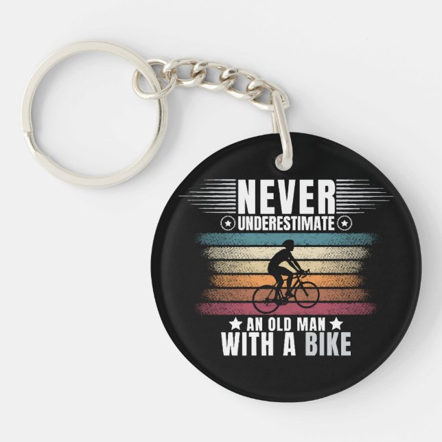 Aldrig Undervärdera En Gammal Man På En Cykel (Framsidan)