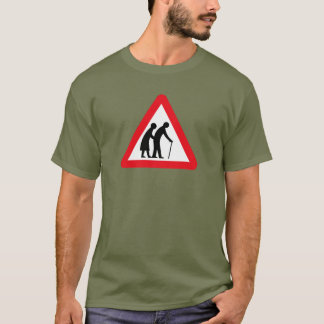 Åldringen bemannar (1), trafikerar undertecknar, t-shirt
