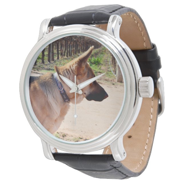 Alert German Shepherd on Guard Duty Armbandsur (Vinklad)