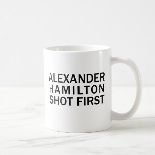 Alexander Hamilton skjuten först - vitT-tröja, Kaffemugg