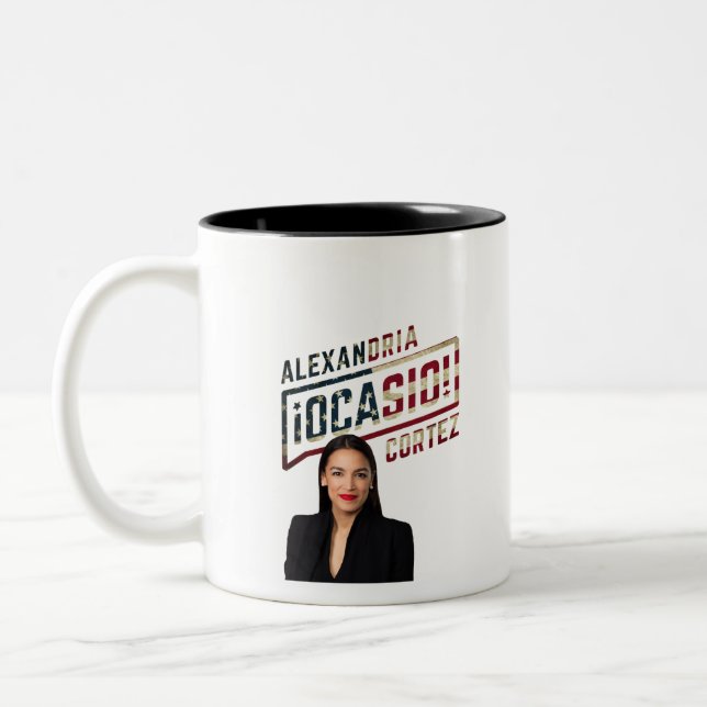Alexandria Ocasio-Cortez Två-Tonad Mugg (Vänster)