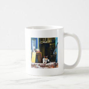 Alexandria VA - Corgi avslappnar framför King St Kaffemugg