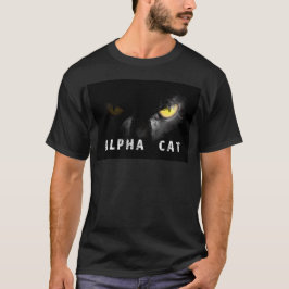 Alfa Cat med dödlig stare på svart T Shirt