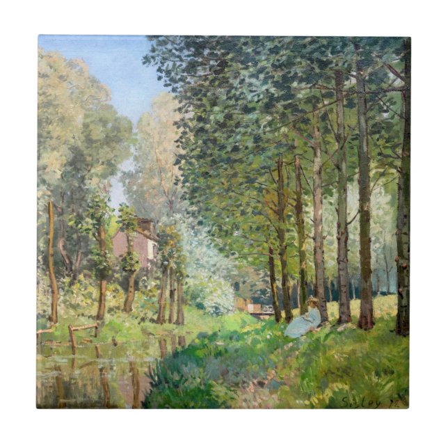 Alfred Sisley - Vila längs Stream Kakelplatta (Framsidan)