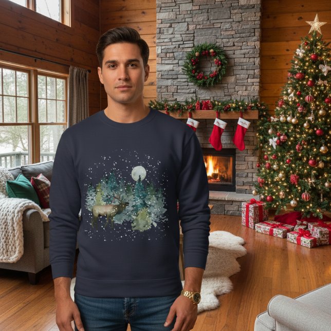 Älg i skog fullmåne snöfall semester lång ärmad tröja (Elk in Forest Full Moon Snowfall Holiday Sweatshirt)