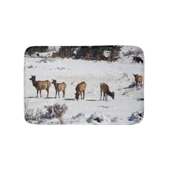 Älg i snö badrumsmatt badrumsmatta (Framsidan)