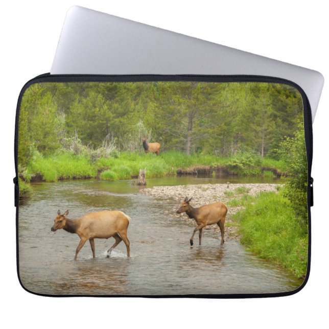Älg korsar Coloradofloden Laptop Fodral (Framsidan)