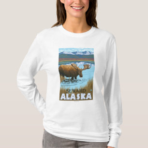 Älg som dricker på sjön - Seward, Alaska T-shirt