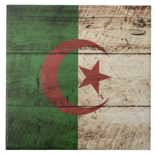 Algeriet flagga på gammalt Wood korn Kakelplatta