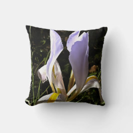 Algerisk iransk hyperrealistisk målning av Wildblo Kudde