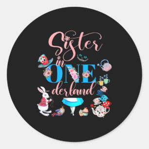 Alice i Onederland Familjesyster till födelsedagsb Runt Klistermärke