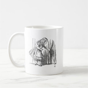 Alice i underlandet - Alice Tittar för dörren Kaffemugg
