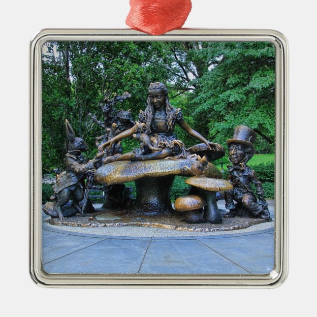 Alice i Underlandet - Central Park NYC Julgransprydnad Metall (Framsidan)