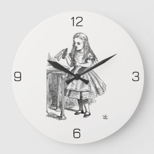 Alice i Wonderland, som håller "Drink Me" Flaska Stor Klocka