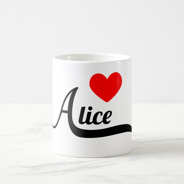 Alice Kaffemugg (Center)