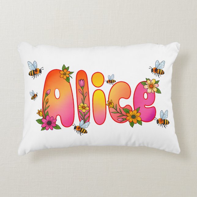 Alice- Personalized Bee Pillow Prydnadskudde (Framsidan)