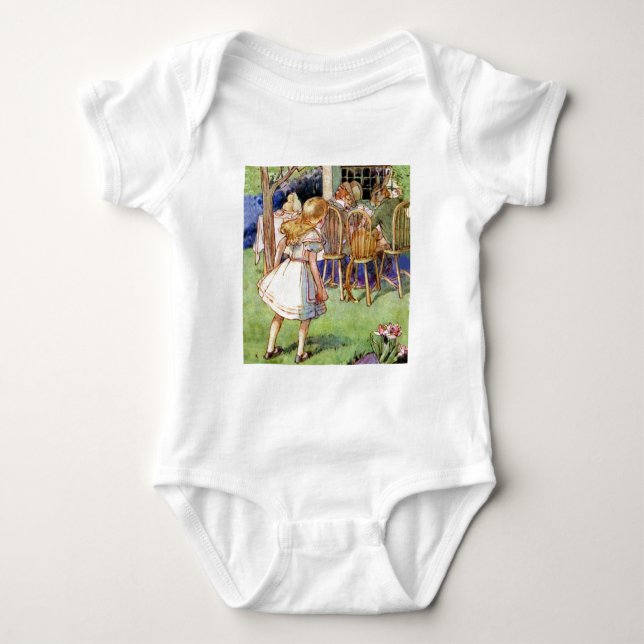 Alice snubblar över den galne hattmakarens tehjält t-shirt (Framsida)