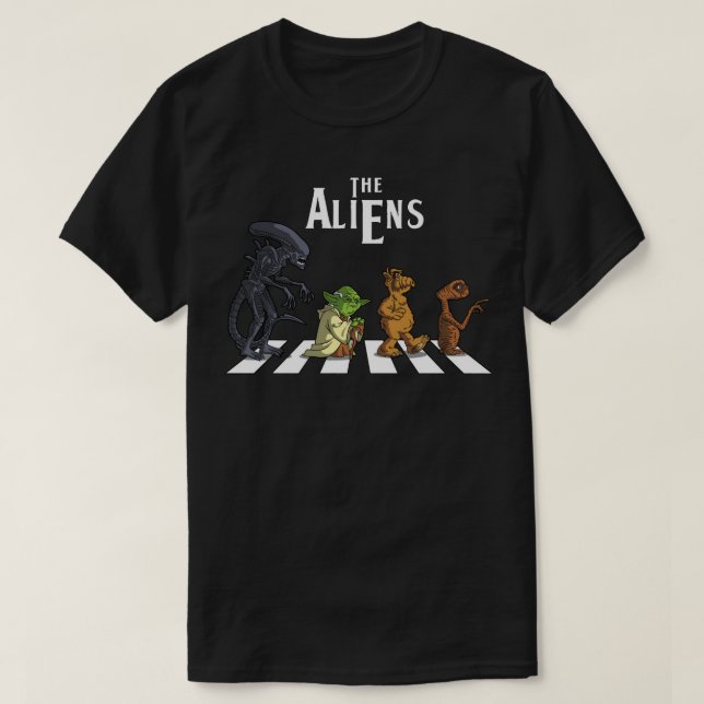 Alien Abbey Road Parody Essential T Shirt (Design framsida)