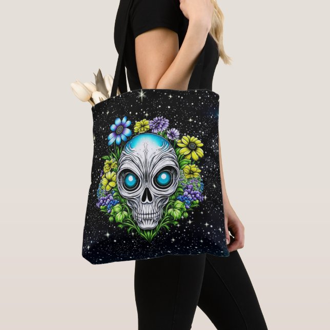 Alien Ansikte och Flowers Ai Art Tygkasse (Närbild)