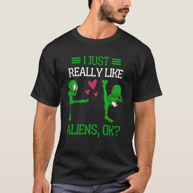 Alien Believer Gift Funny Alien T Shirt (Framsida)