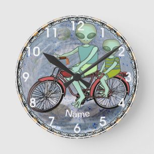 Alien Bicycle Rund Klocka