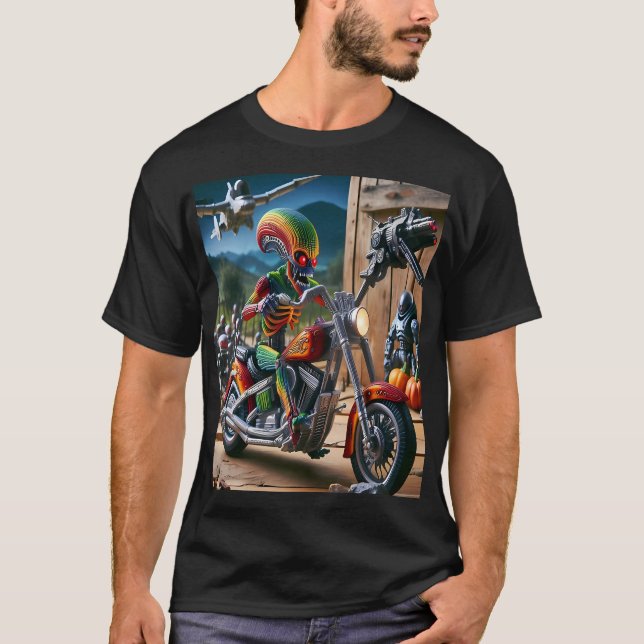 Alien Biker in a Futuristic World T Shirt (Framsida)